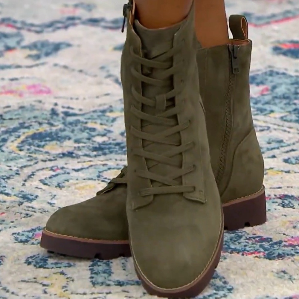 Vionic Lani Olive Suede Lace-Up Ankle Boots - Size 8.5 - NWOT- Water Repellant - Picture 2 of 9